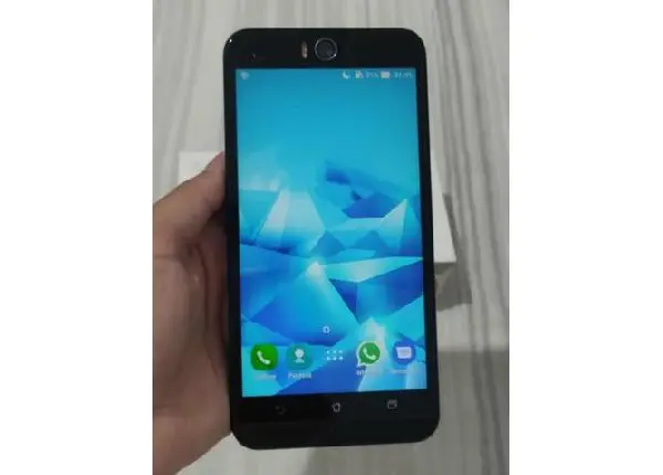 Asus zen fone smartfone