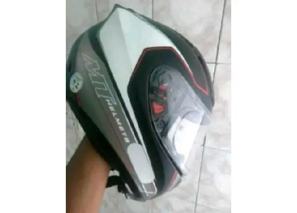 Capacete mt revenge