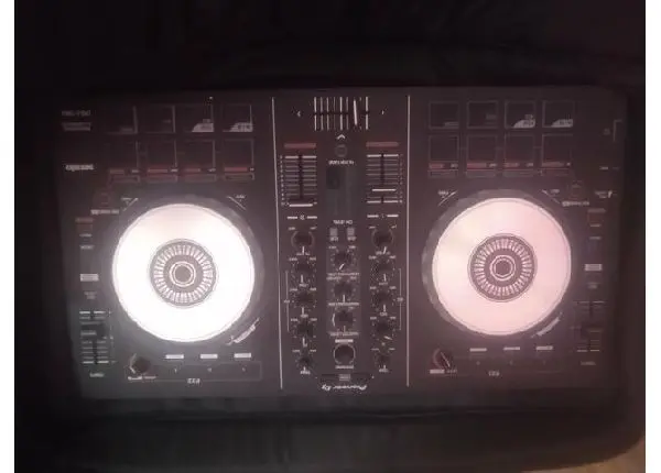 Controladora Pioneer DJ sb2