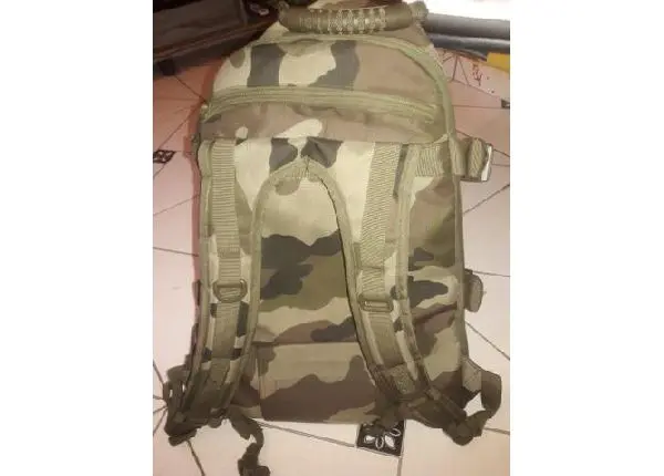 Mochila camuflada grande