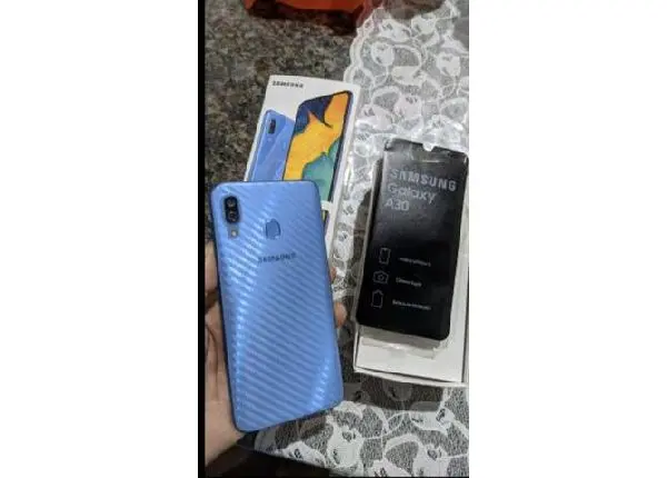Samsung Galaxy A30