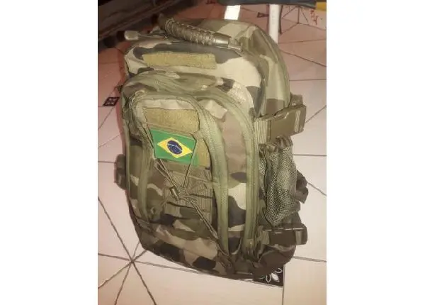 Mochila camuflada grande