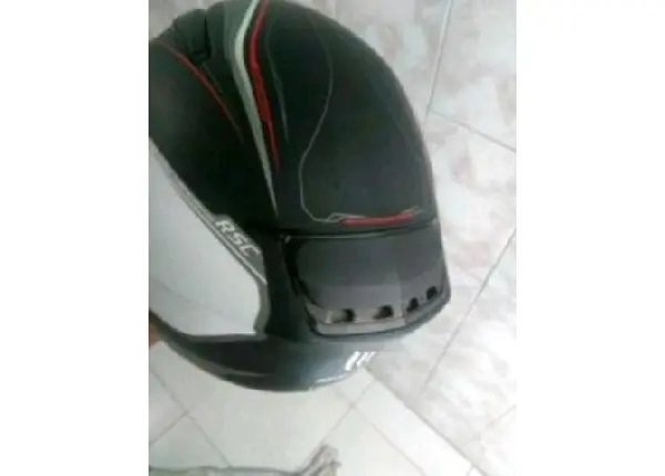 Capacete mt revenge