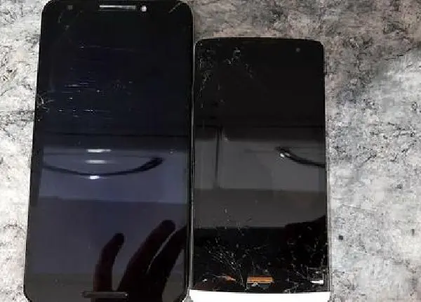 Vendo os 2 celulares.Leiam a descrição