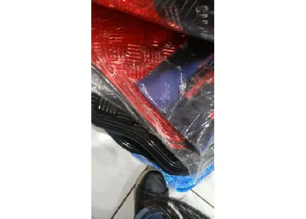 Conjunto de tapetes universal veicular com 4 unidades