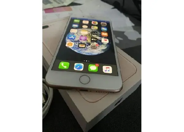 IPhone 8 Plus gold