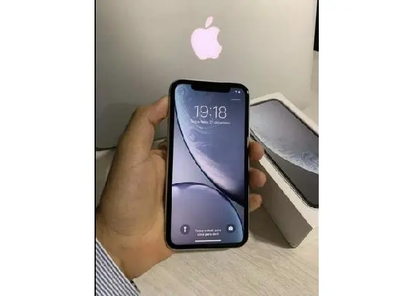 Vendo ou Troco IPhone XR 128GB Com Garantia