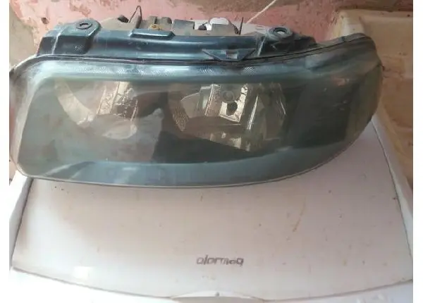 Farol foco duplo mascara Negra