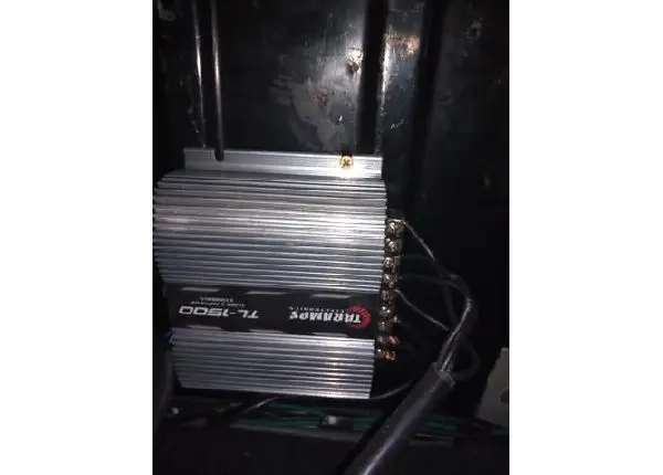 Vendo som automotivo