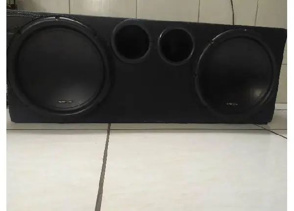 Caixa dutada 1600vrms Audiophonic