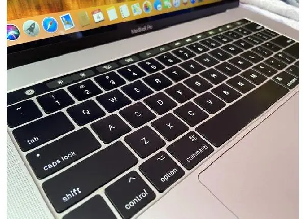 MacBook Pro 15 Touchbar