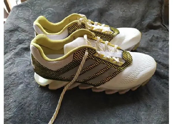 Tênis Adidas Springblade