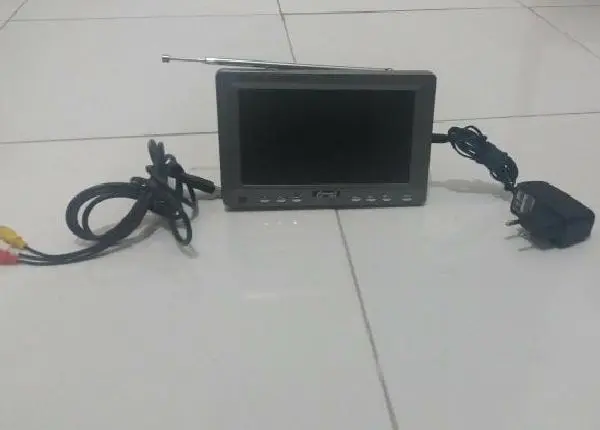 TV Portátil LCD 7 polegadas ? Lenoxx