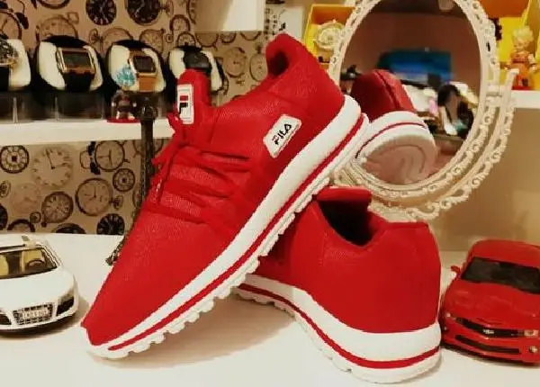 Tênis masculino primeira linha fila por 100, 00