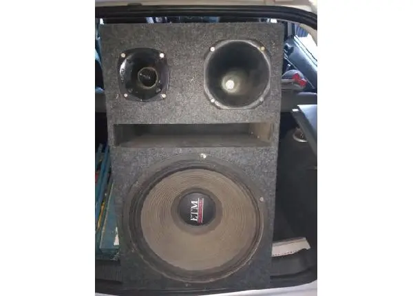 Vendo som automotivo