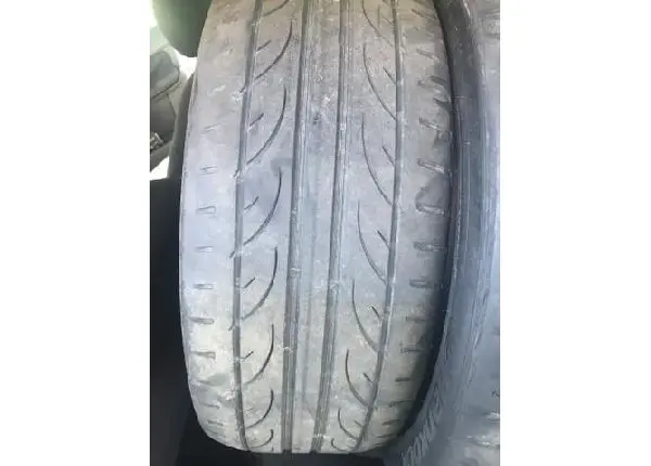 Pneu 215/45 18