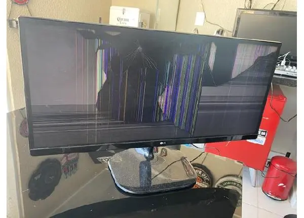 Monitor LG ultrawide 25 polegadas com defeito