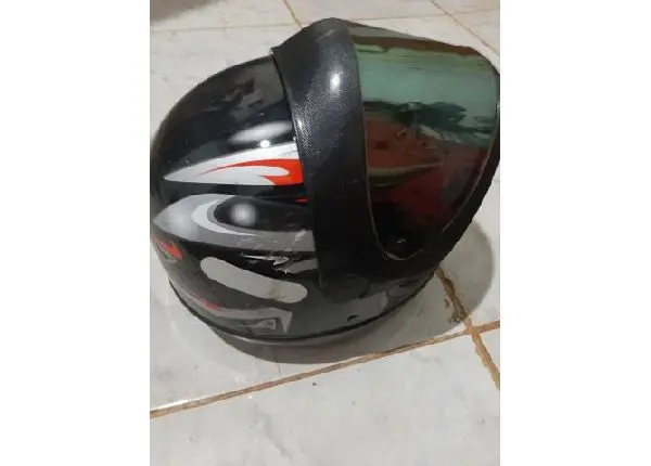 Capacete