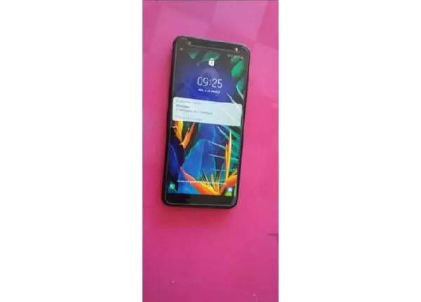 Vendo celular lg k 12 +