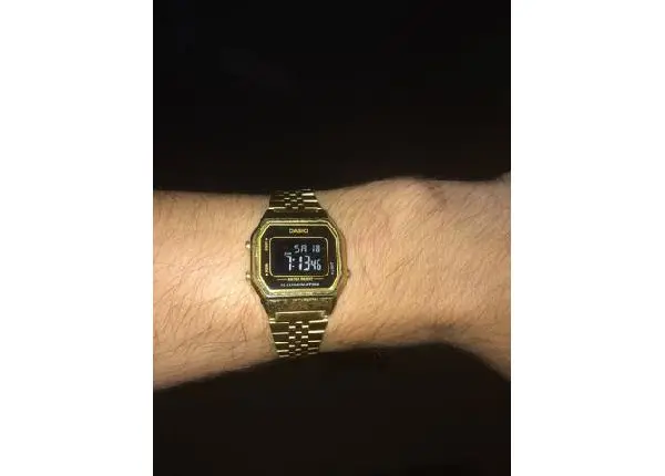 Relógio feminino Casio dourado