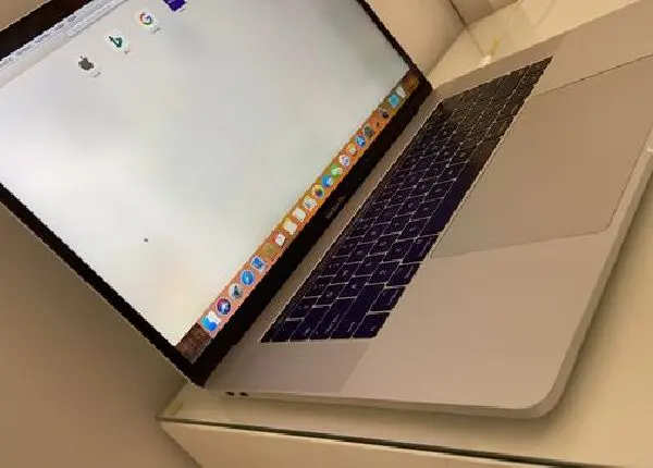 MacBook Pro 15 Touchbar