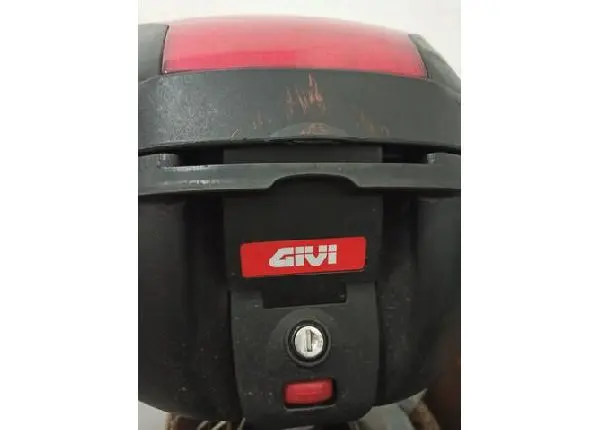 Baú givi 2 chaves