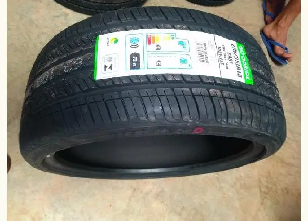 Pneu 215/35r18