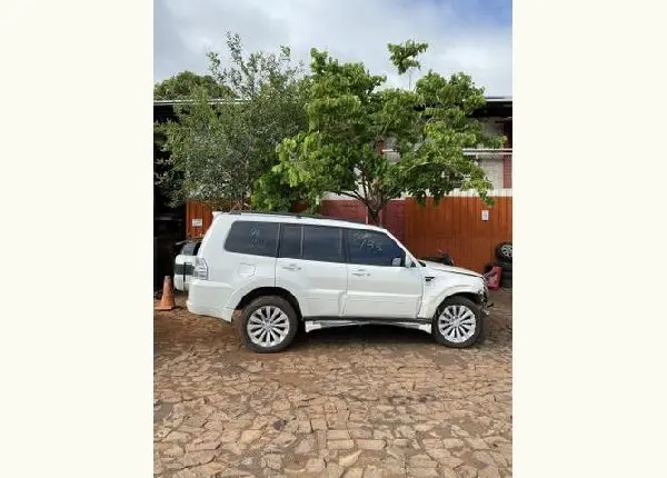Sucata para retirada de peças PAJERO FULL HPE