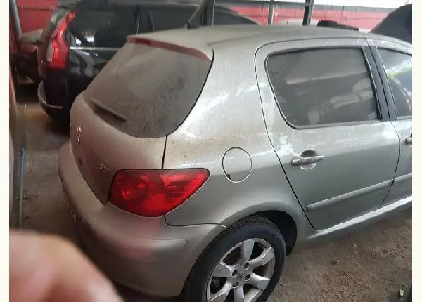 Tampa mala 307 hatch com vidro