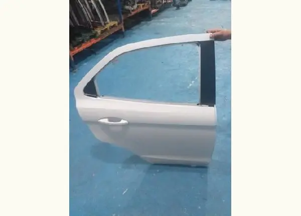 Porta traseira direita do Ford k 2018