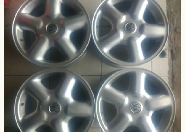 Jogo de roda aro 15 GTI