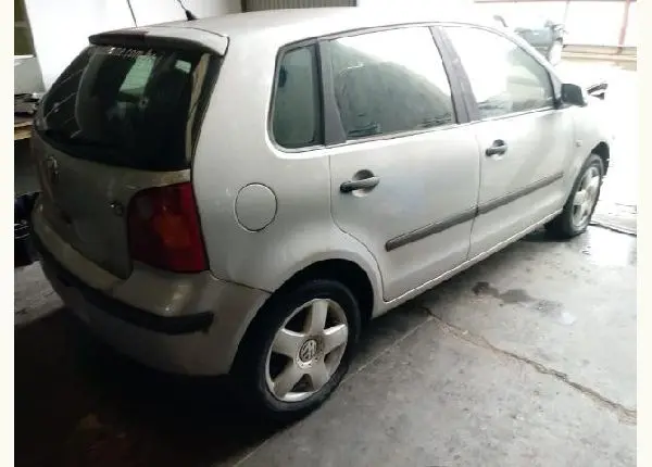 Sucata para retirada de peças Polo