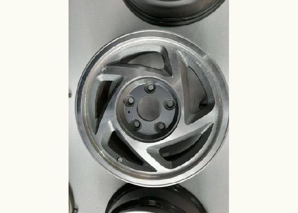 Roda aro 14 VW Kombi Grafite com diamantado jogo