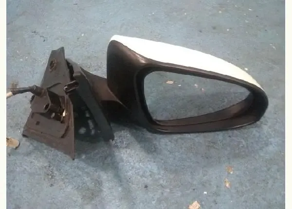 Retrovisor direito Toyota Etios 2015