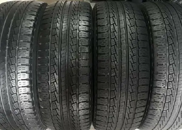 4 pneus Pirelli Scorpion STR, 245/50/20. SEMINOVOS.