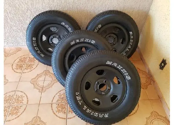 4 Pneus + Rodas no dinheiro 550 reais
