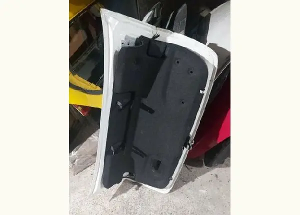 Tampa traseira volvo.s60 2011 a 2014