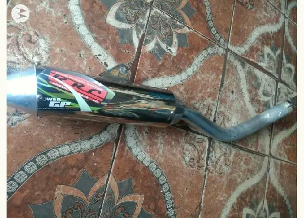 Escapamento brc semi novo usado poucas vezes original da xre 300
