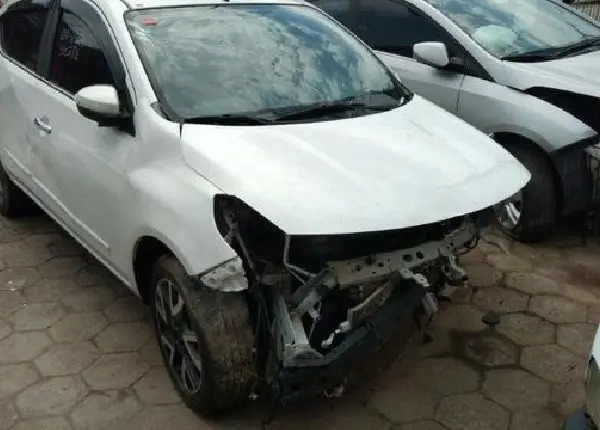 Sucata peças desmonte Nissan Versa 1.6 Unique 2012 2013 2014 a 2017