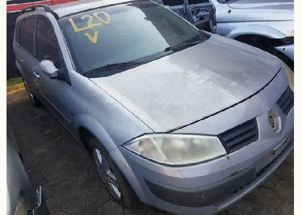 Megane gran tour - sucata - mecânica- lataria- acessórios.