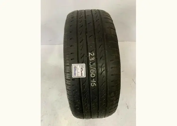 Pneu 235 60 16 Kumho Solus Kh25