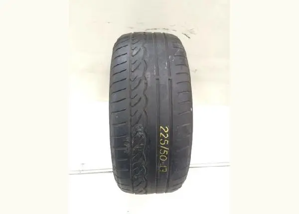 Pneu 225 50 17 Dunlop SP Sport 01