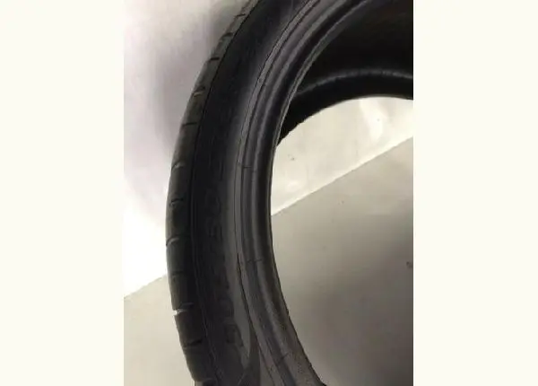 Pneu 305 30 20 Pirelli Pzero