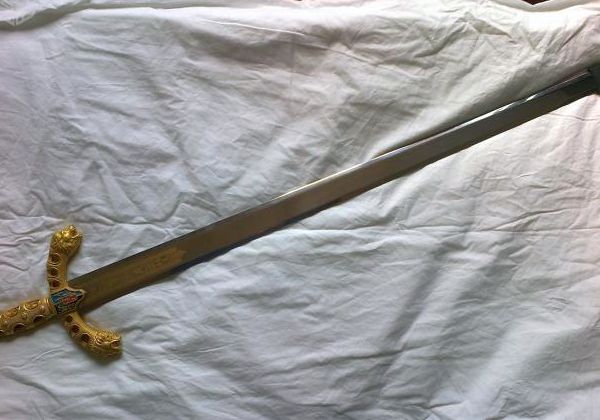 Espada Medieval Decorativa forjada em aço de Toled