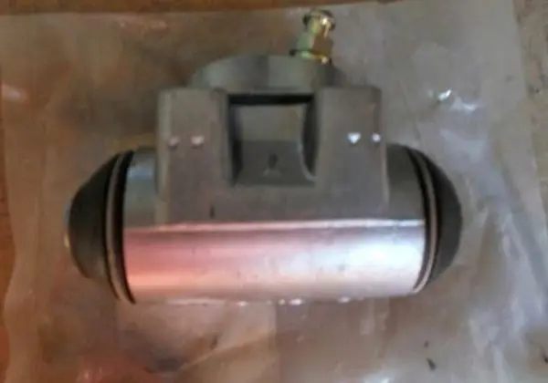 Cilindro de freio roda H100 novo