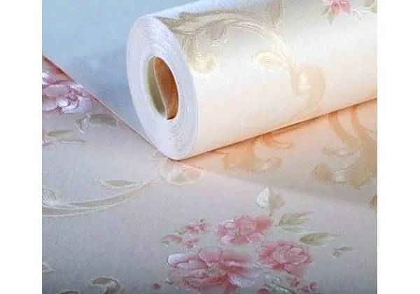 Papel de parede Fundo e Flores em tons de Rosa com Folhas Suavemente Esverdeadas
