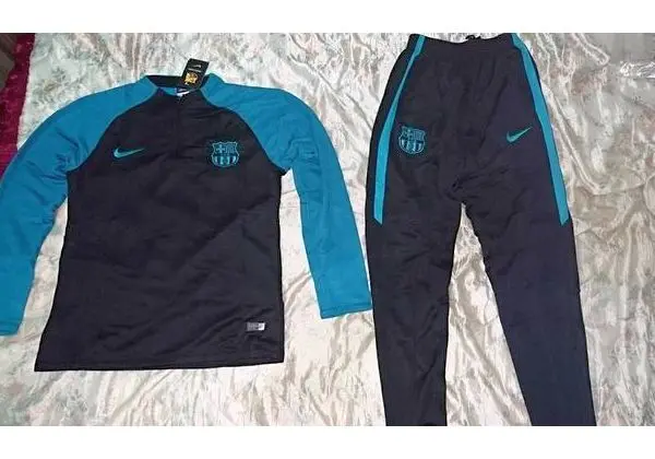 Conjunto de agasalho Barcelona Tamanho G