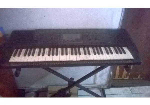 Teclado Yamaha PSR 520 com ótimo funcionamento