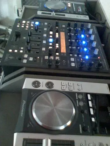 par cdj 200s pionner mais mixer ddm4000 beringer mais case