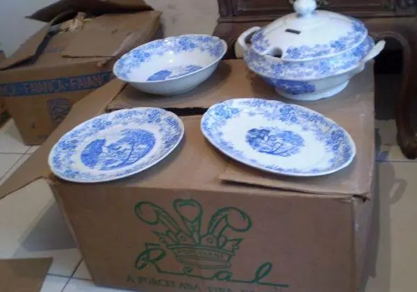Jogo jantar porcelana real embalado antigo